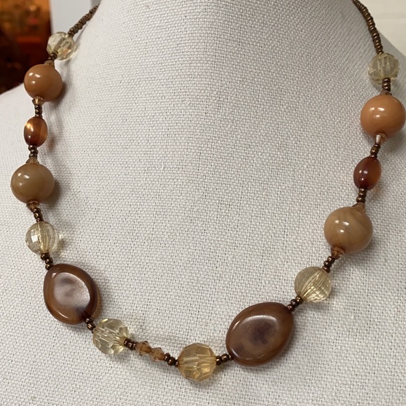 Older brown bead and faceted bead necklace - Picture 2 of 4